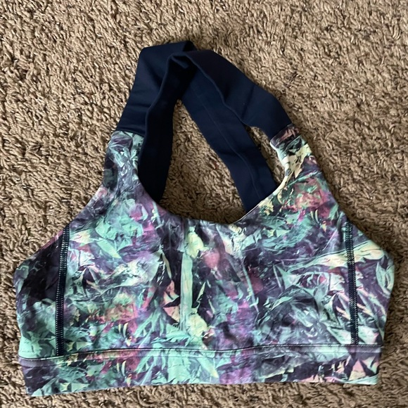 Lululemon sports bra - Picture 1 of 3